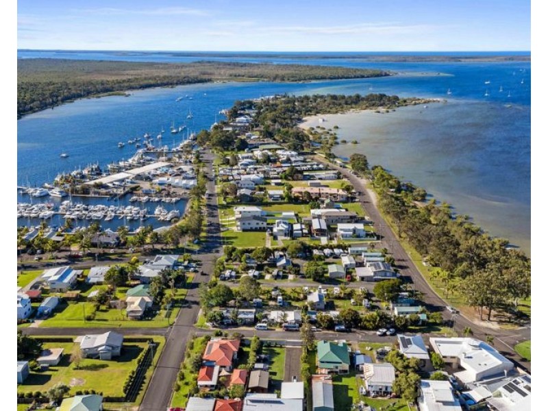4 Gympie Road, Tin Can Bay QLD 4580