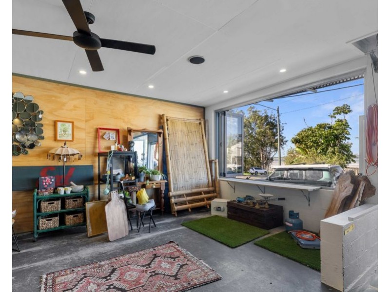 4 Gympie Road, Tin Can Bay QLD 4580