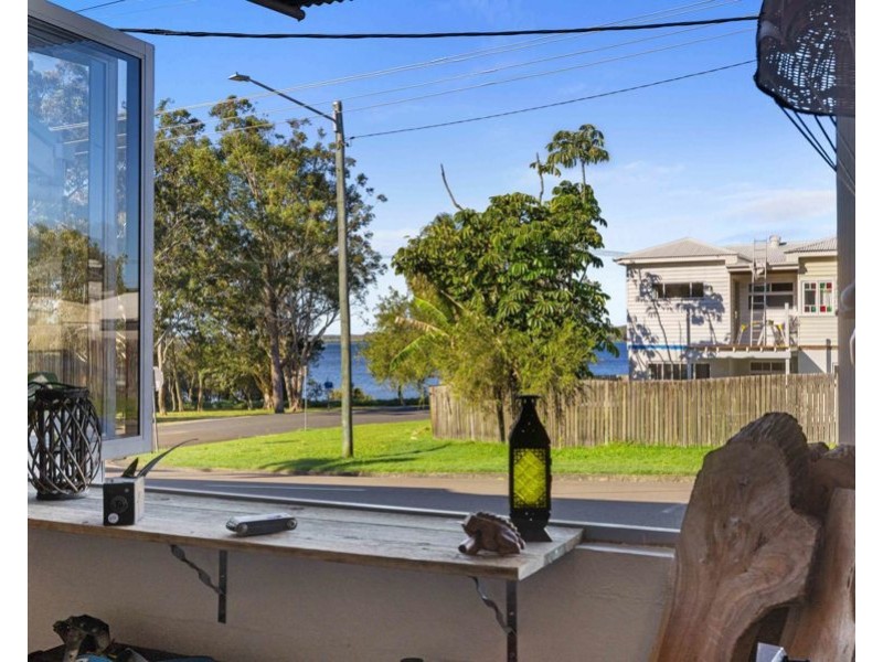 4 Gympie Road, Tin Can Bay QLD 4580