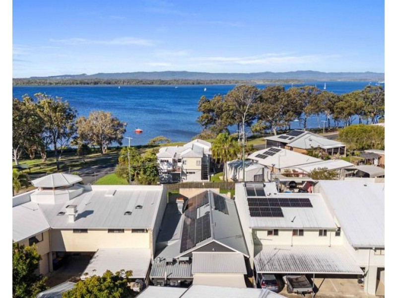 4 Gympie Road, Tin Can Bay QLD 4580