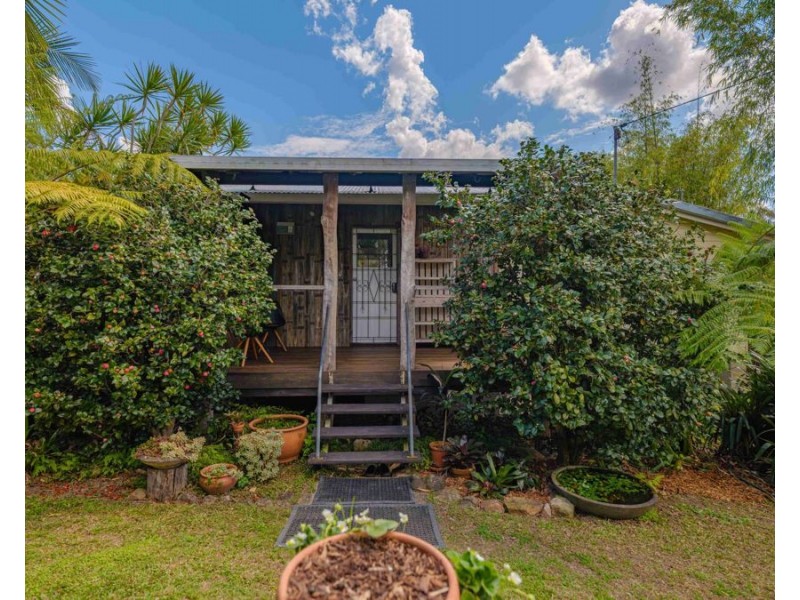 20 Browns Road, Victory Heights QLD 4570