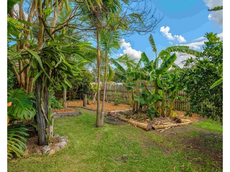 20 Browns Road, Victory Heights QLD 4570