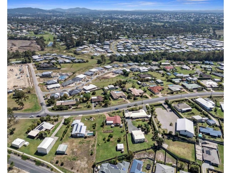 73 Groundwater Road, Southside QLD 4570