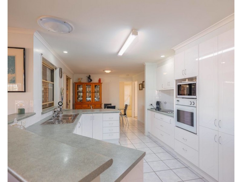 3 Woonga Court, Southside QLD 4570
