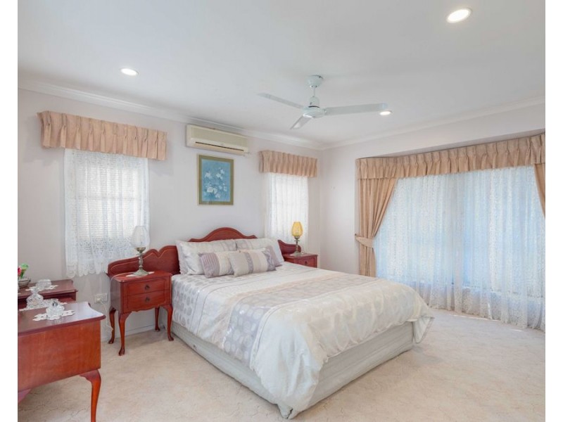 3 Woonga Court, Southside QLD 4570