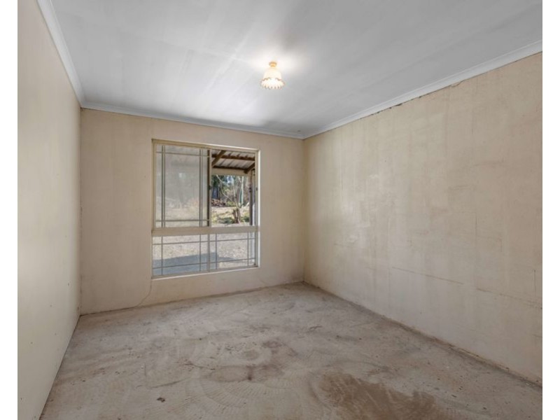 3 Broadbent Street, Glastonbury QLD 4570