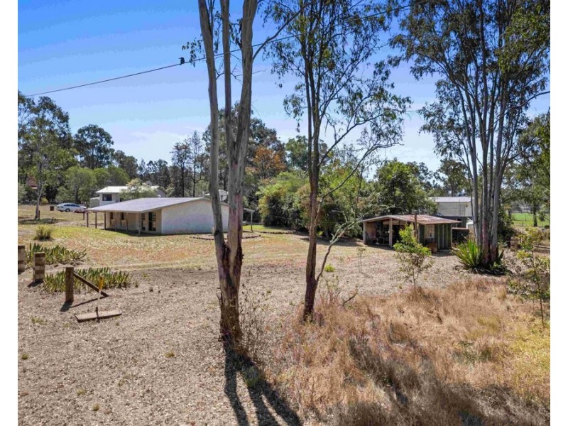 3 Broadbent Street, Glastonbury QLD 4570