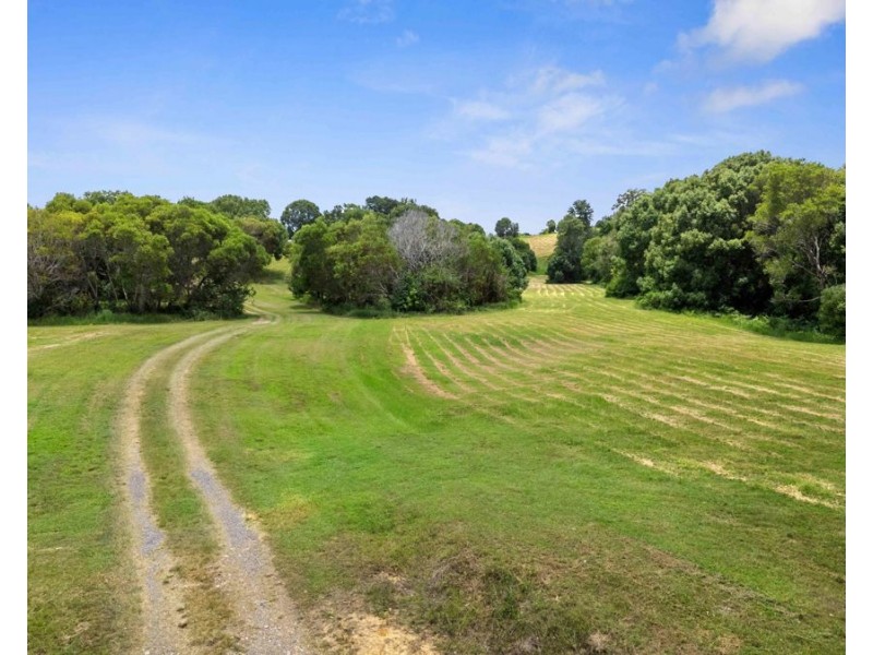 27 Tatnell Road, North Deep Creek QLD 4570