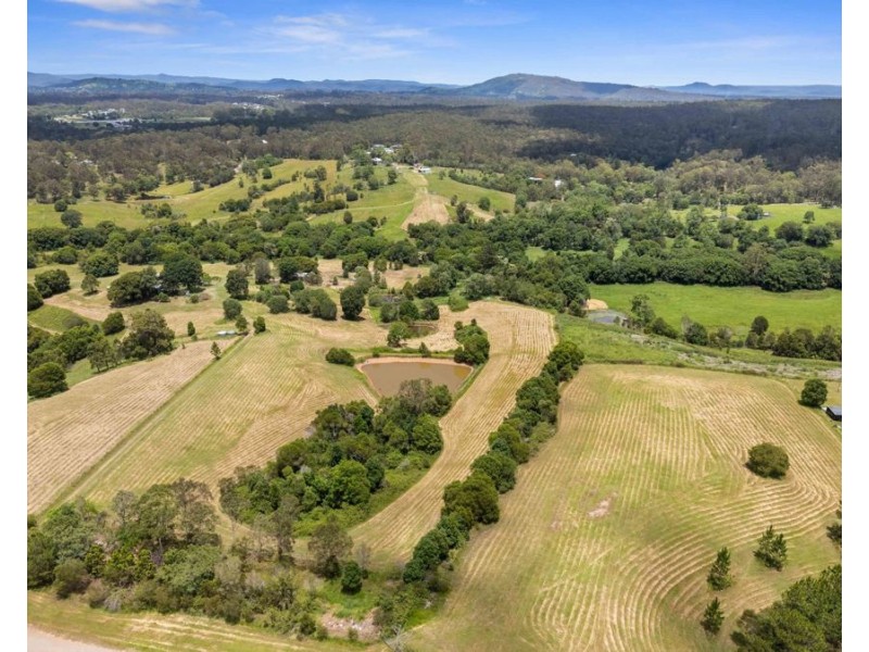 27 Tatnell Road, North Deep Creek QLD 4570