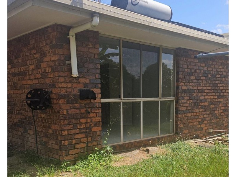 92 Groundwater Road, Southside QLD 4570