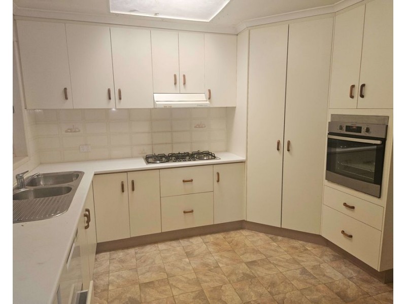 92 Groundwater Road, Southside QLD 4570