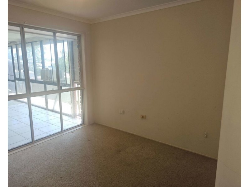 92 Groundwater Road, Southside QLD 4570