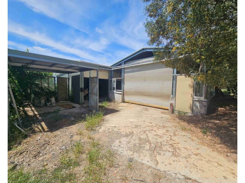 92 Groundwater Road, Southside QLD 4570