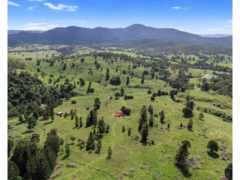 127 Little Road, Glastonbury QLD 4570