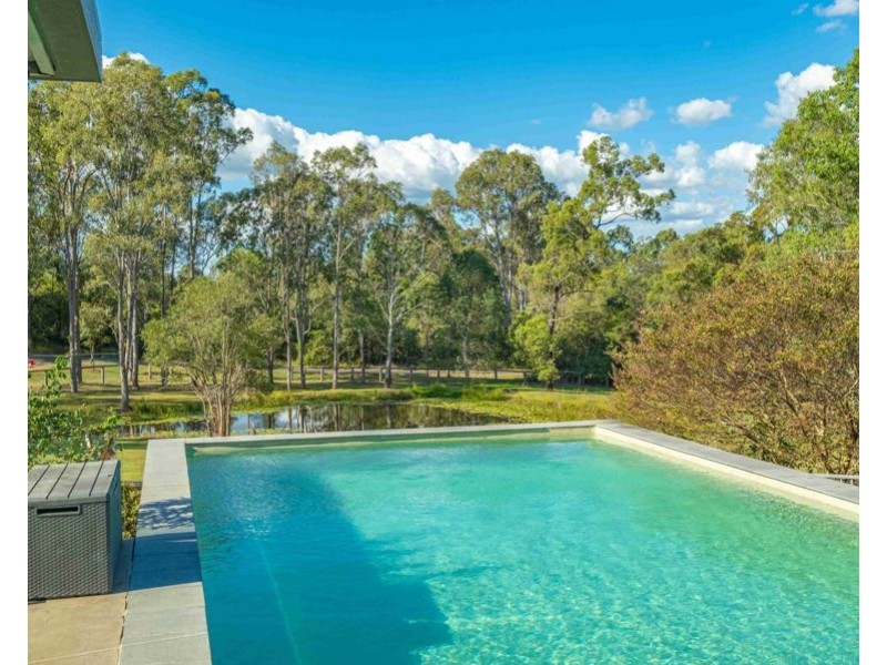 284 Lawson Road, Jones Hill QLD 4570