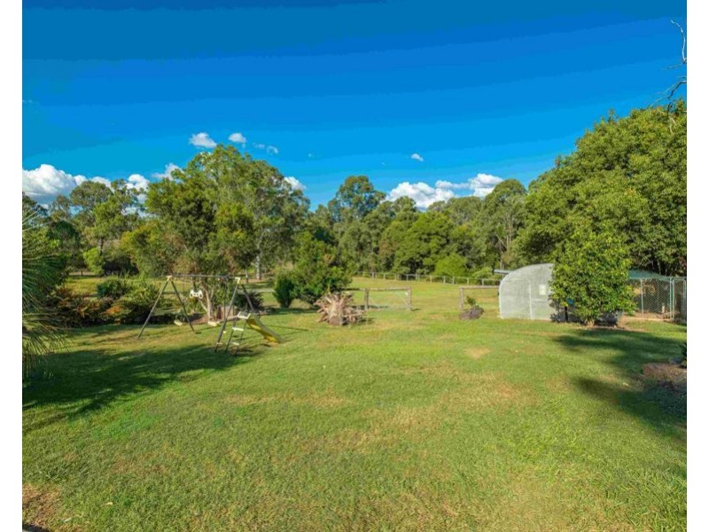 284 Lawson Road, Jones Hill QLD 4570