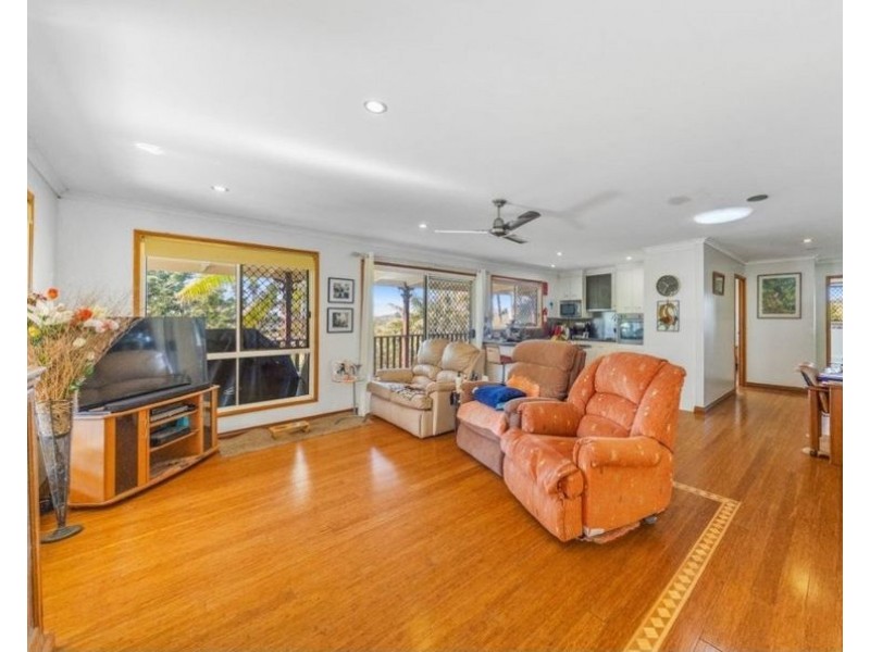 69 Calumet Rd, Goomboorian QLD 4570