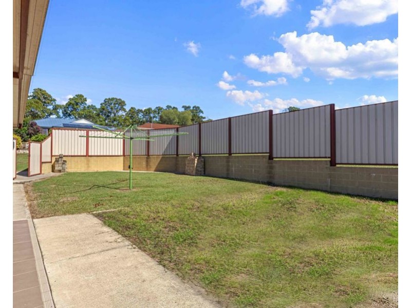 55 Furness Rd, Southside QLD 4570