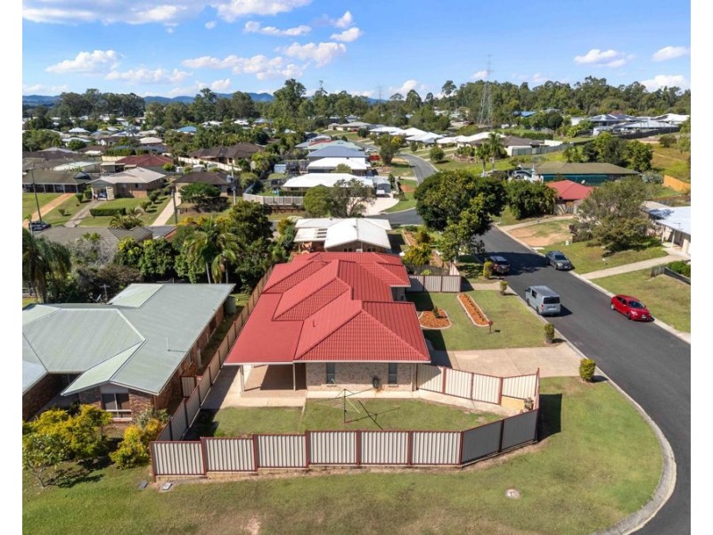 55 Furness Rd, Southside QLD 4570