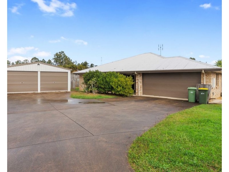 9 Decker Place, Southside QLD 4570
