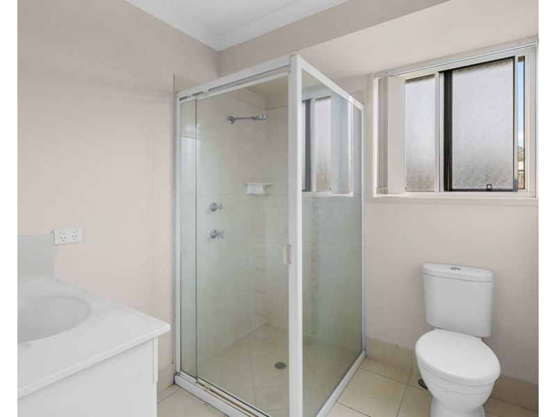 9 Decker Place, Southside QLD 4570