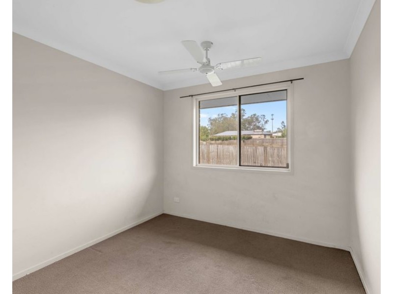 9 Decker Place, Southside QLD 4570