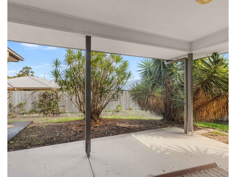 9 Decker Place, Southside QLD 4570