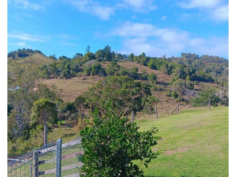 160 Little Road, Glastonbury QLD 4570