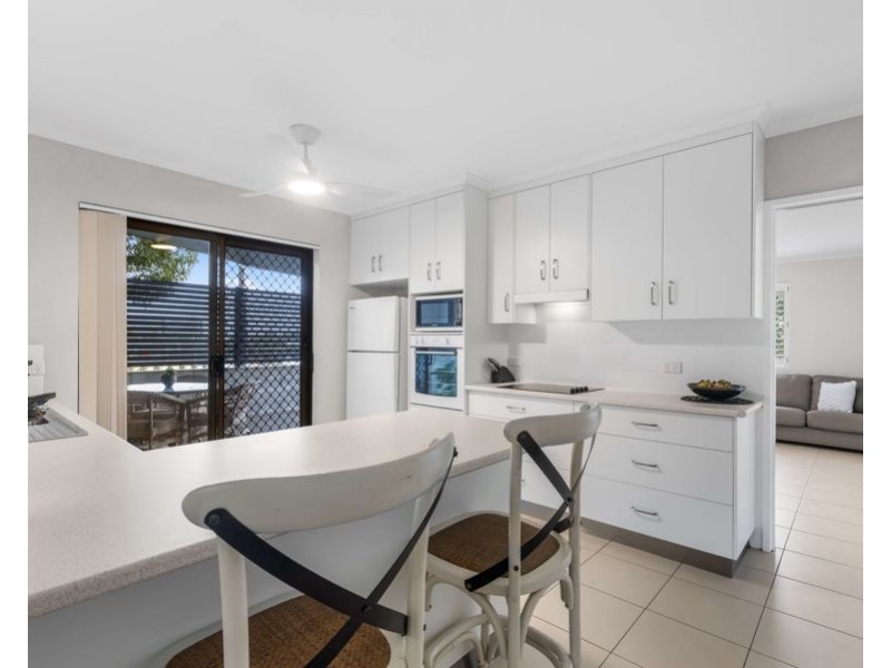34 Manooka Drive, Rainbow Beach QLD 4581