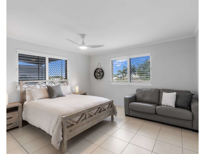34 Manooka Drive, Rainbow Beach QLD 4581