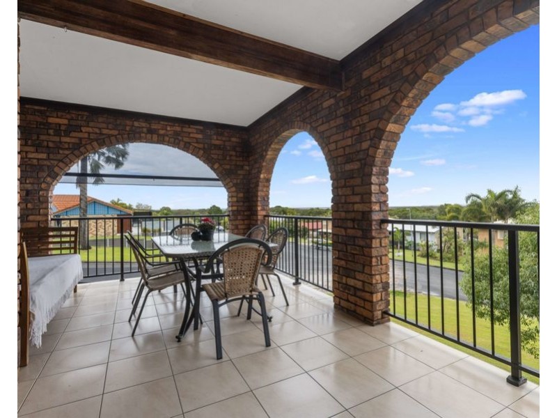 34 Manooka Drive, Rainbow Beach QLD 4581