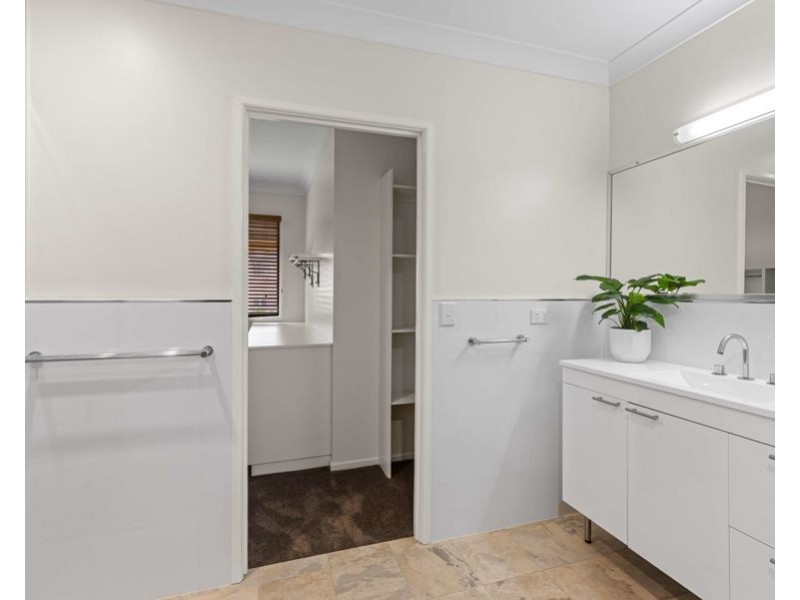 34 Manooka Drive, Rainbow Beach QLD 4581