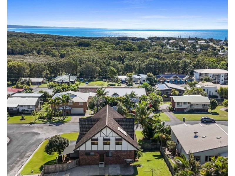34 Manooka Drive, Rainbow Beach QLD 4581