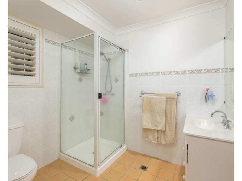 4 Crystal Court, Southside QLD 4570