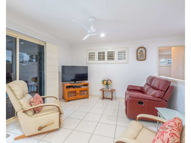 4 Crystal Court, Southside QLD 4570