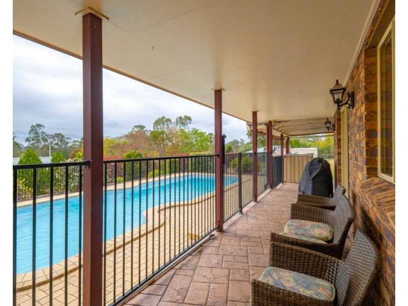 4 Crystal Court, Southside QLD 4570
