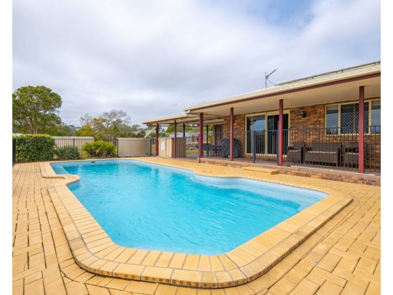 4 Crystal Court, Southside QLD 4570