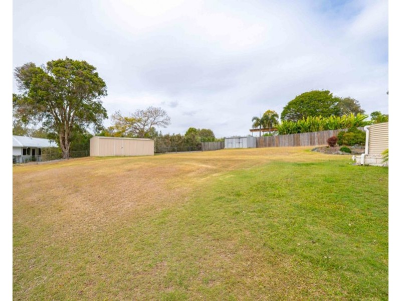 4 Crystal Court, Southside QLD 4570