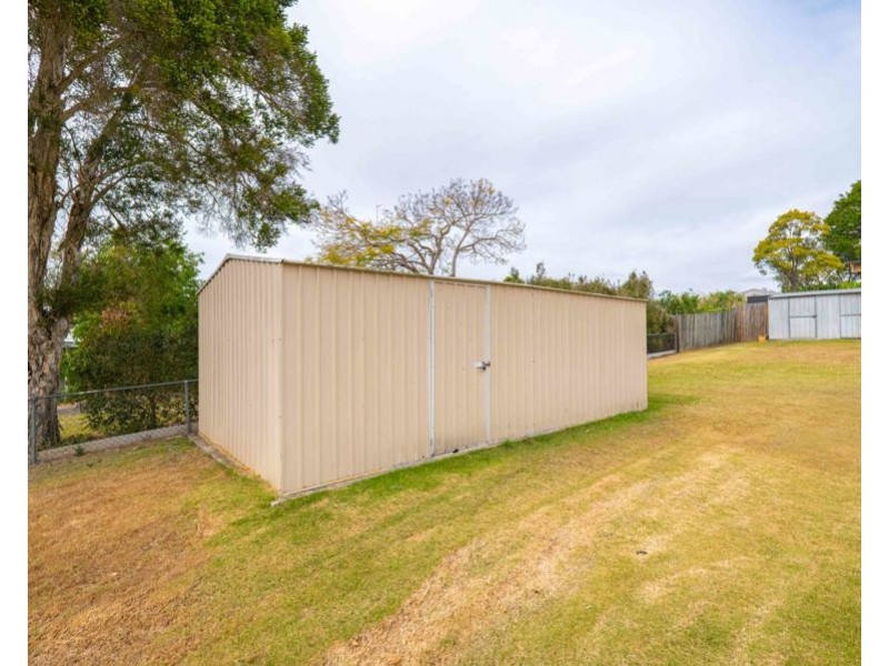 4 Crystal Court, Southside QLD 4570