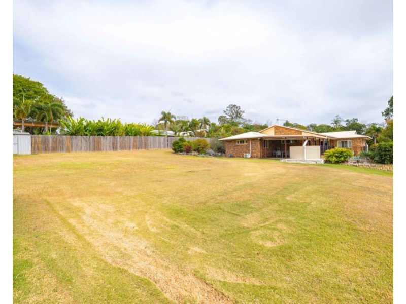 4 Crystal Court, Southside QLD 4570