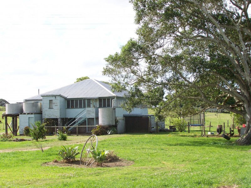 Canina QLD 4570