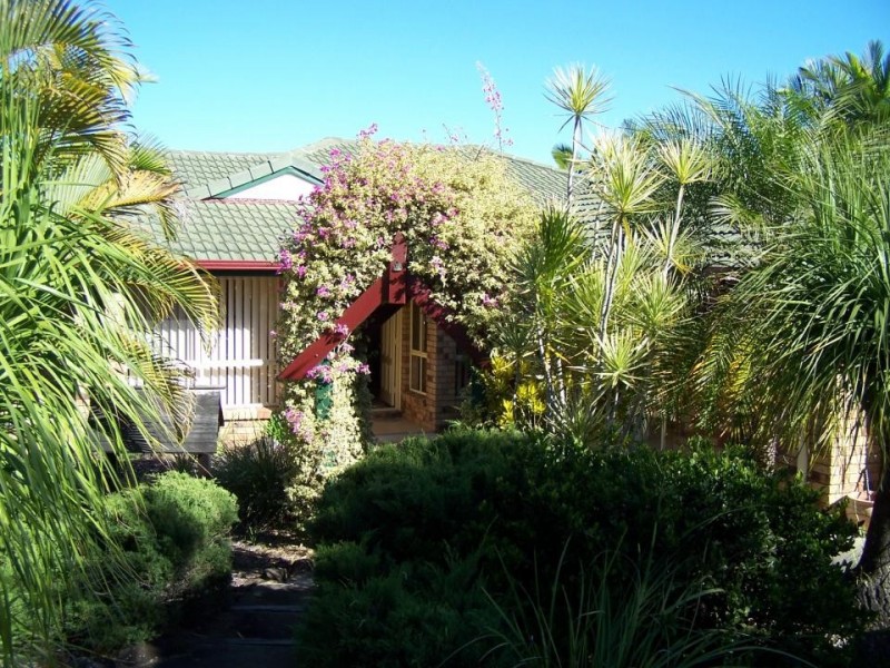 Canina QLD 4570