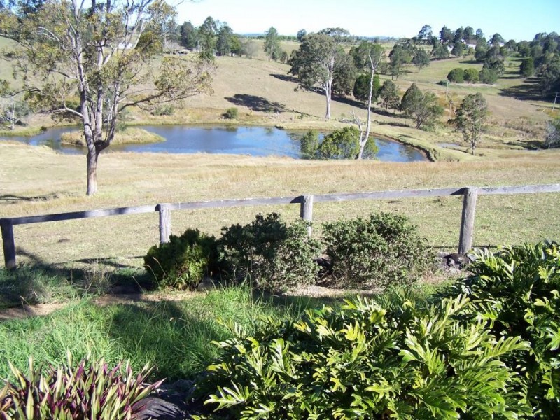 Canina QLD 4570