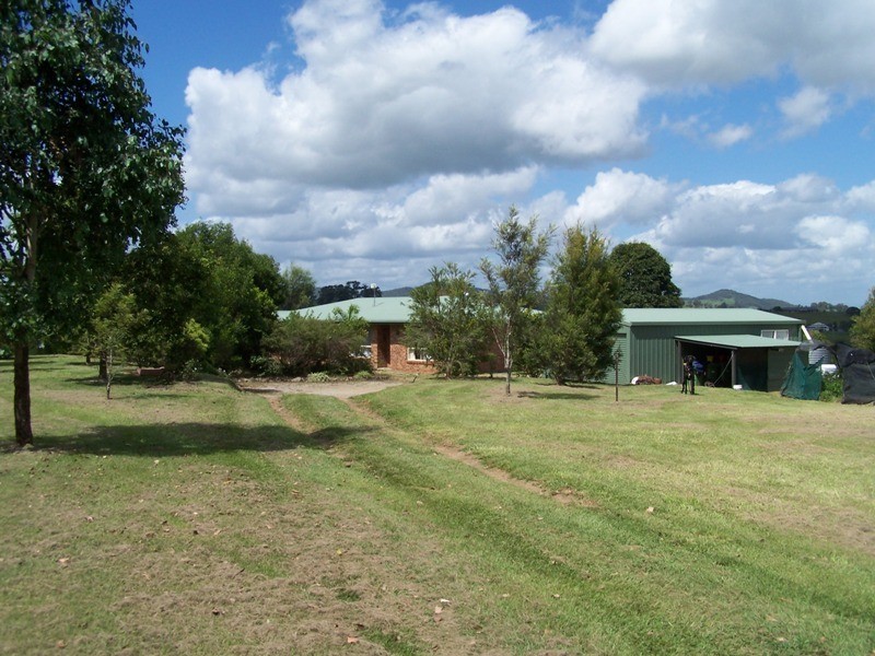 Canina QLD 4570