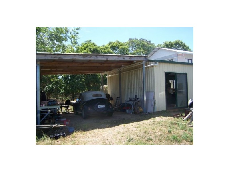 Canina QLD 4570