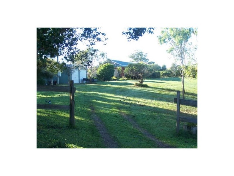 Canina QLD 4570