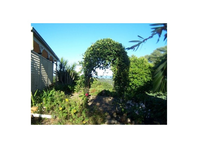 Canina QLD 4570