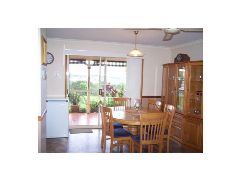 Canina QLD 4570