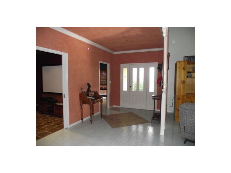 Canina QLD 4570