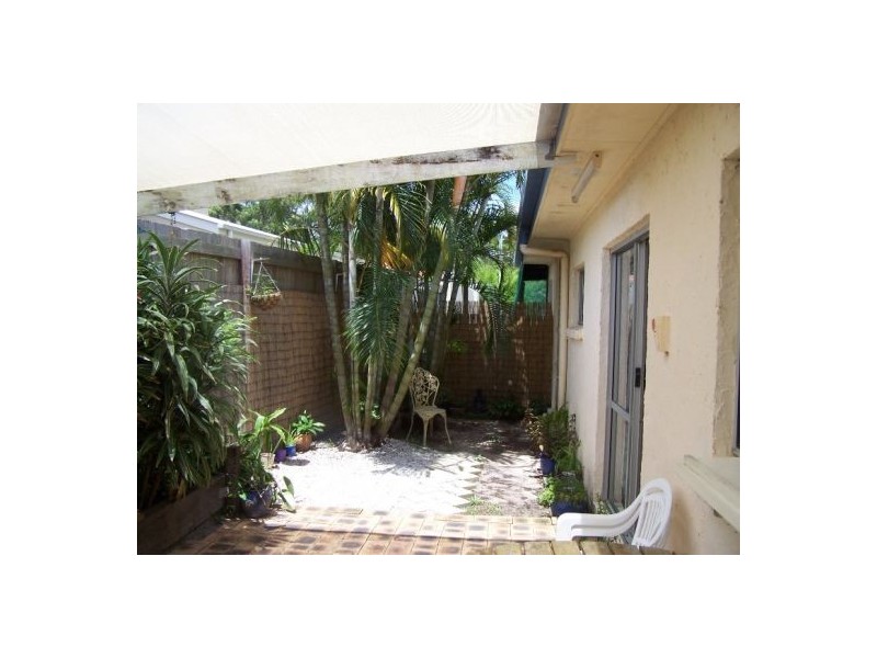 11 Bomburra Court, Rainbow Beach QLD 4581